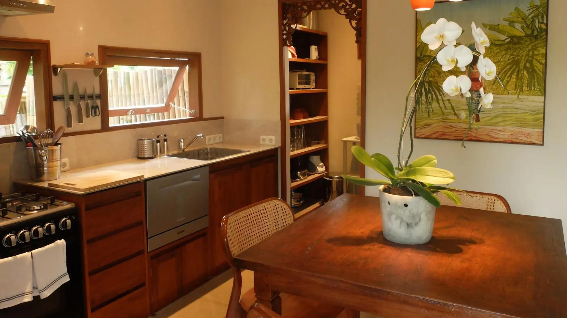 Orchid View Villa, 1Bed Large Pool Near Central Ubud Holiday home